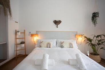 פנסיון Naim Guest House Nerja