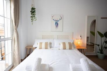 פנסיון Naim Guest House Nerja