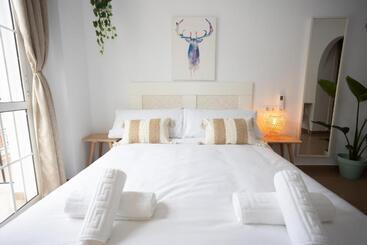 פנסיון Naim Guest House Nerja