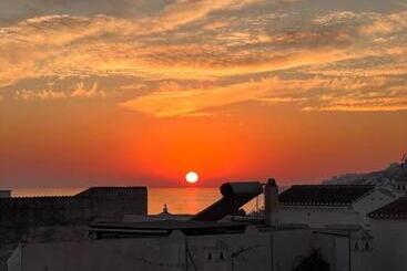 פנסיון Naim Guest House Nerja