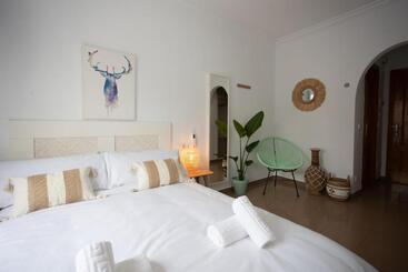 פנסיון Naim Guest House Nerja