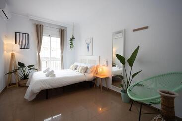 פנסיון Naim Guest House Nerja