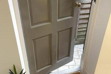 پانسیون Private Access Double Ensuite Room   Ground Floor