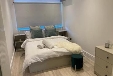 پانسیون Private Access Double Ensuite Room Ground Floor
