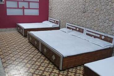 پانسیون Shree Gajanan Guest House