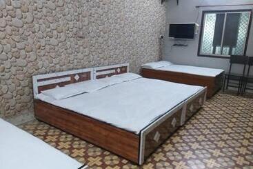 پانسیون Shree Gajanan Guest House