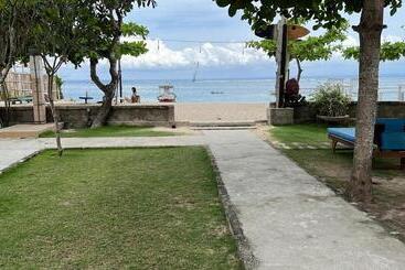 تختخواب و صبحانه The Blue Yogi Beach Bungalow