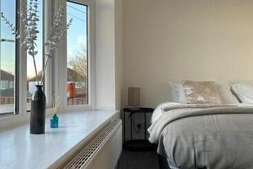 هتل Alban Suites