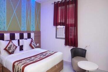 هتل Linda Suites Near International Airport By La Casa