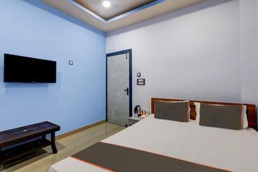 هتل Super Collection O Ashirbad Lodge