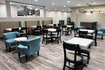 هتل La Quinta Inn & Suites By Wyndham Wenatchee