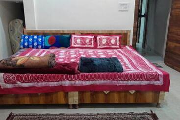 هتل Shree Datt Home Stay Nagar Homes