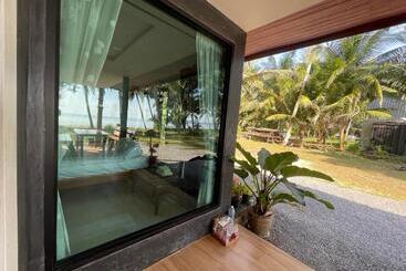 پانسیون บ้านระเบียงเลหลังสวน Room A