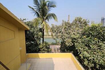 پانسیون Aaira Guest House