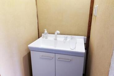 پانسیون Amino Guesthouse Bench