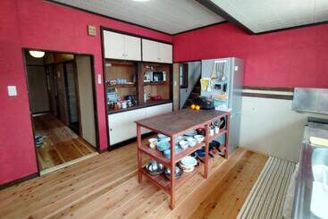 پانسیون Amino Guesthouse Bench