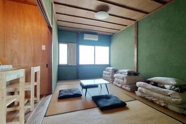 پانسیون Amino Guesthouse Bench