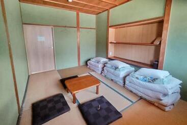 پانسیون Amino Guesthouse Bench
