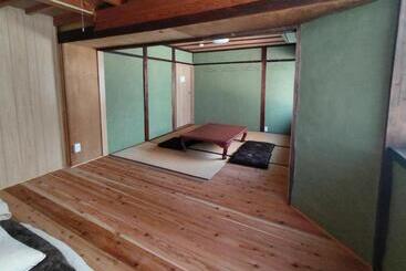 پانسیون Amino Guesthouse Bench