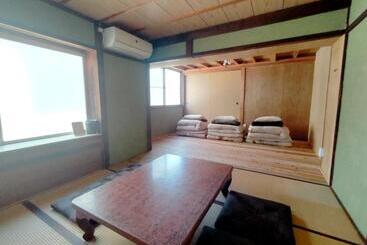 پانسیون Amino Guesthouse Bench