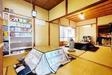 پانسیون Amino Guesthouse Bench