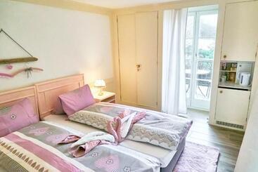 پانسیون Doppelroom With Terrace