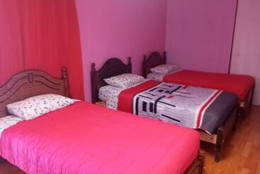 پانسیون Hostal Gotravels