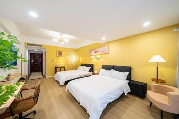 Cloud Expo Apartment