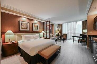 Beautiful Strip View Studio In Lv