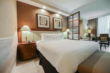 Beautiful Strip View Studio In Lv