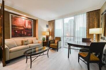 Beautiful Strip View Studio In Lv