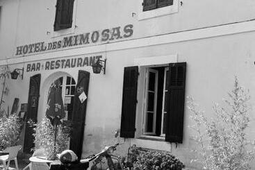 تختخواب و صبحانه Maison Les Mimosas