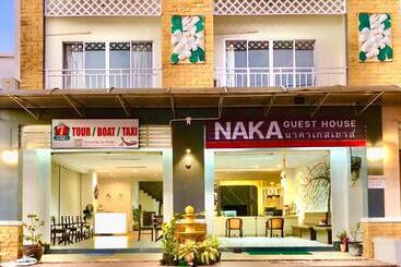 تختخواب و صبحانه Naka Guest House