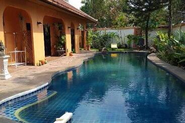 مبيت وإفطار Nirvana Pool Villa 2