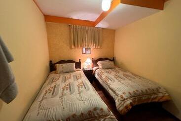 Hostal Montañes