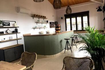 هتل Finca Alarcos