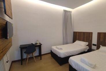 هتل Greenery Rooms
