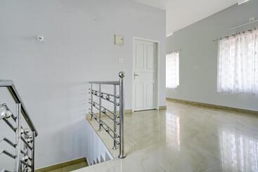 هتل Oyo Thaikkattukara Residency
