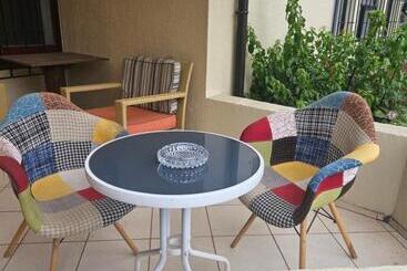 پانسیون Hostal Montesol