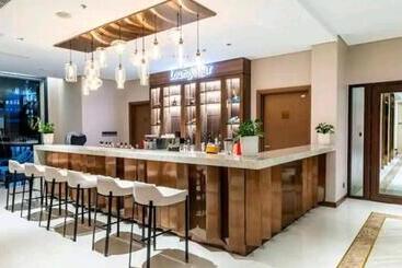 Superior Suite Home, View City