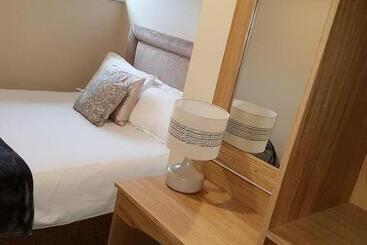 تختخواب و صبحانه Belfast House