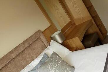 تختخواب و صبحانه Belfast House