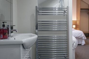 تختخواب و صبحانه Cargo Cafe Apartments