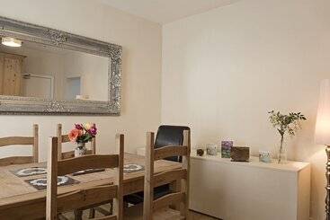 تختخواب و صبحانه Cargo Cafe Apartments