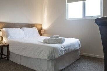 تختخواب و صبحانه Cargo Cafe Apartments