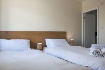 تختخواب و صبحانه Cargo Cafe Apartments