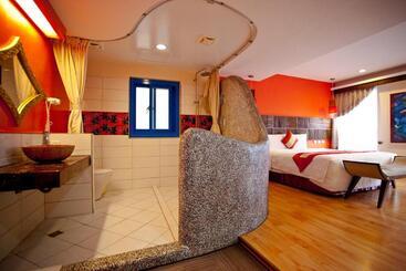 تختخواب و صبحانه Golden Sea Inn
