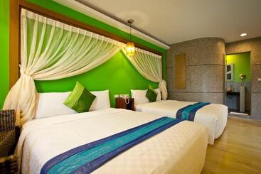 تختخواب و صبحانه Golden Sea Inn