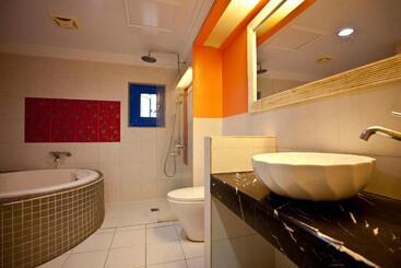 تختخواب و صبحانه Golden Sea Inn