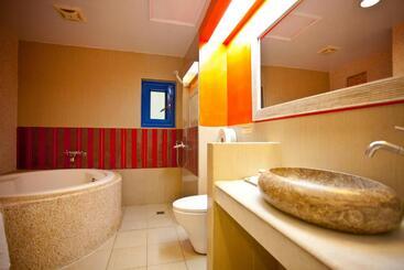تختخواب و صبحانه Golden Sea Inn